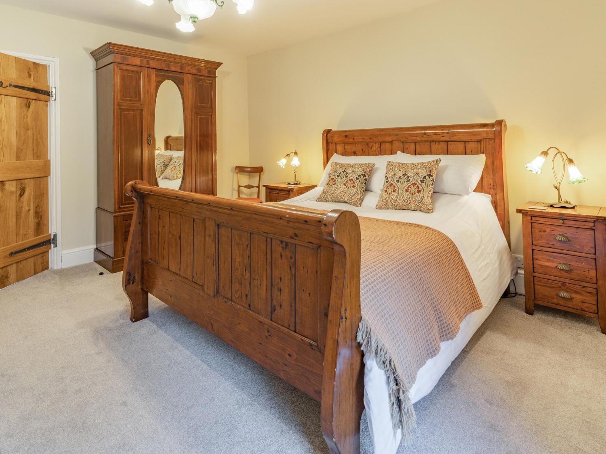 Pwll Farmhouse Llanllawdog Esterno foto