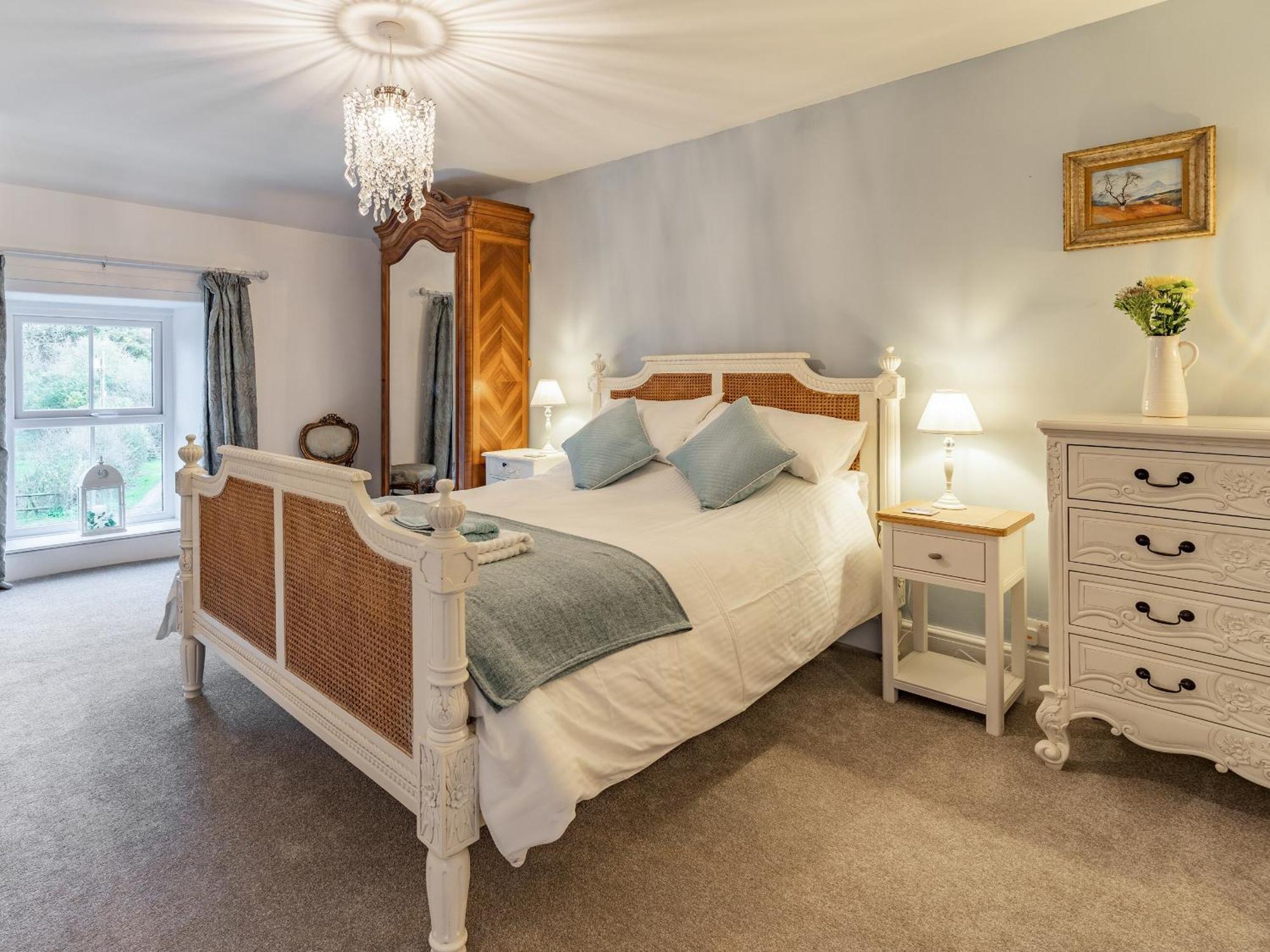 Pwll Farmhouse Llanllawdog Esterno foto