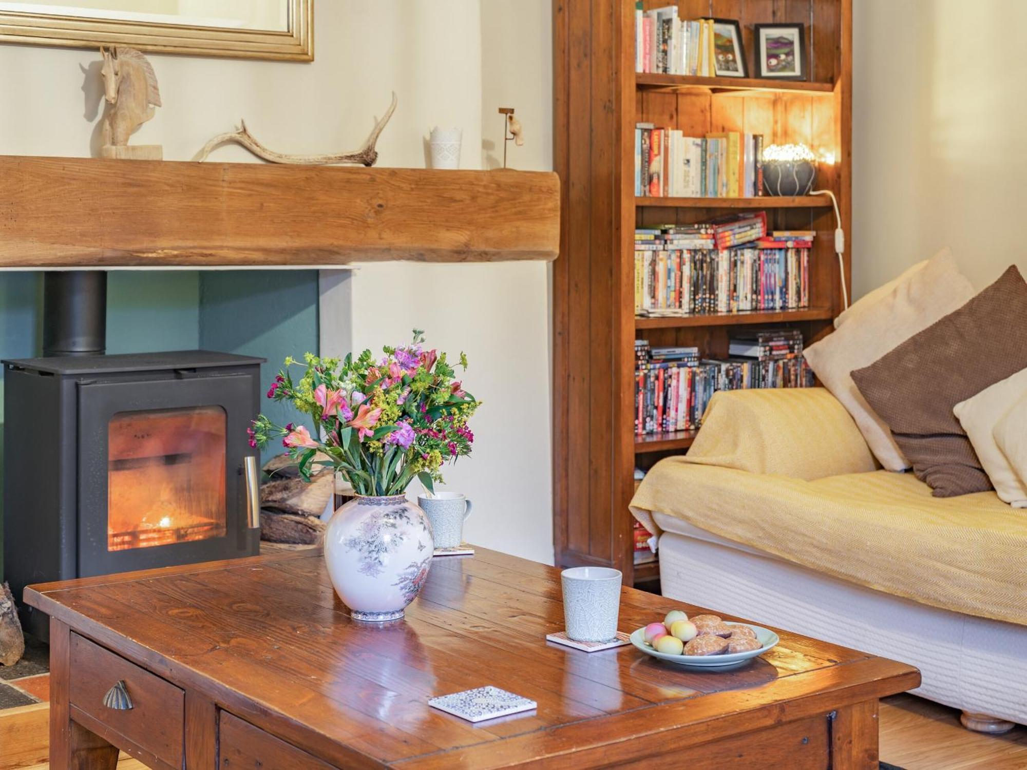 Pwll Farmhouse Llanllawdog Esterno foto